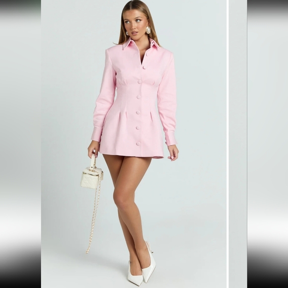 Showpo. Dresses & Skirts - Showpo Thelma Mini Dress- Bottom Front Pleat Waist Size 2